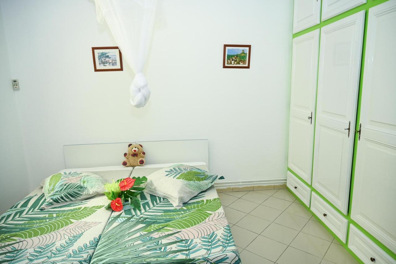 Villa D Ennry ปวงต์-นัวร์ ภายนอก รูปภาพ