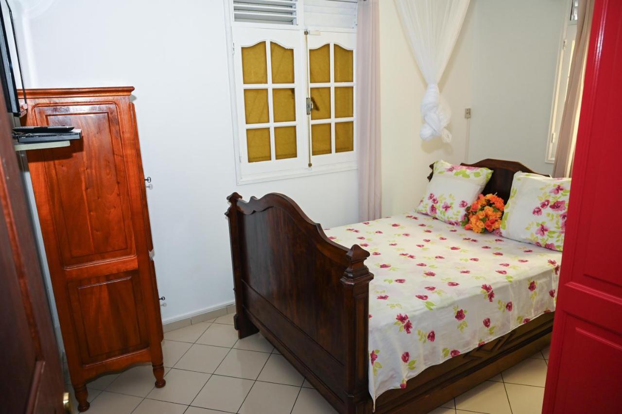Villa D Ennry ปวงต์-นัวร์ ภายนอก รูปภาพ